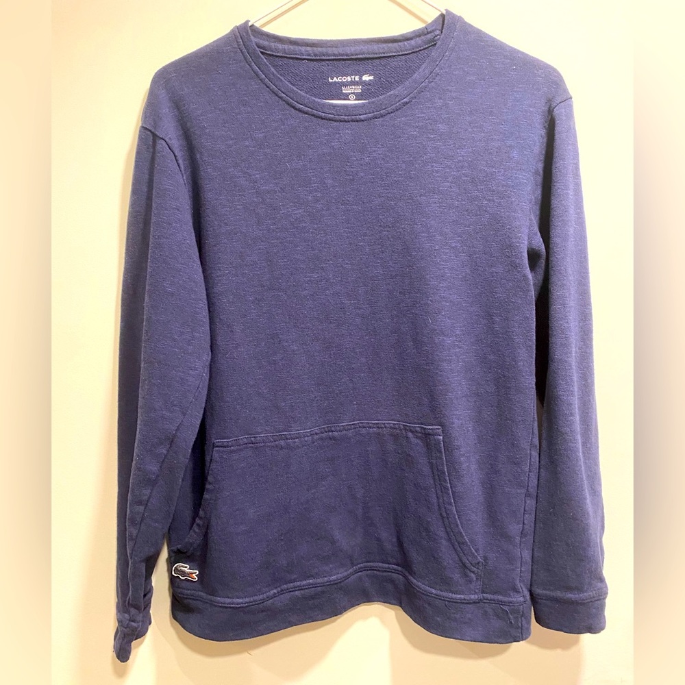 Lacoste Pullover Long sleeve with pouch.